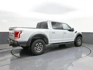 Ford F-150 2017 4x4 Raptor 4dr SuperCrew 5.5 ft. SB