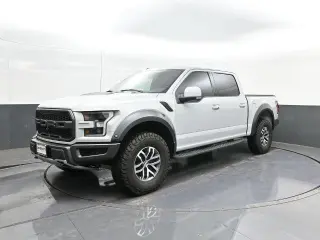 Ford F-150 2017 4x4 Raptor 4dr SuperCrew 5.5 ft. SB
