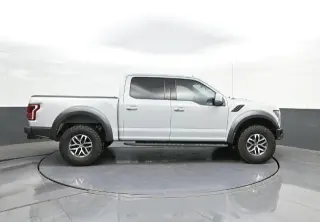 Ford F-150 2017 4x4 Raptor 4dr SuperCrew 5.5 ft. SB