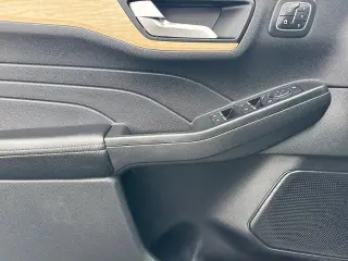 Ford Escape Plug-In Hybrid 2022 Titanium 4dr SUV