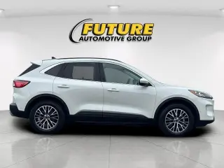 Ford Escape Plug-In Hybrid 2022 Titanium 4dr SUV