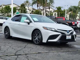 Toyota Camry Hybrid 2024 SE 4dr Sedan