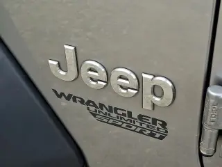 Jeep Wrangler Unlimited 2018 4x4 Sport 4dr SUV (midyear release)