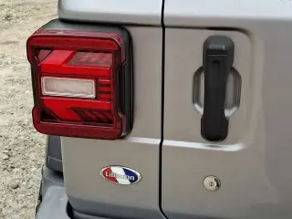 Jeep Wrangler Unlimited 2018 4x4 Sport 4dr SUV (midyear release)