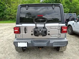 Jeep Wrangler Unlimited 2018 4x4 Sport 4dr SUV (midyear release)