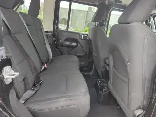 Jeep Wrangler Unlimited 2018 4x4 Sport 4dr SUV (midyear release)