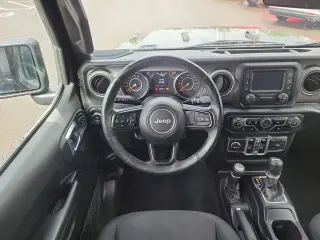 Jeep Wrangler Unlimited 2018 4x4 Sport 4dr SUV (midyear release)