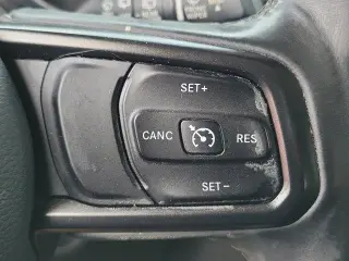 Jeep Wrangler Unlimited 2018 4x4 Sport 4dr SUV (midyear release)
