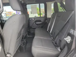Jeep Wrangler Unlimited 2018 4x4 Sport 4dr SUV (midyear release)