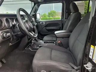 Jeep Wrangler Unlimited 2018 4x4 Sport 4dr SUV (midyear release)