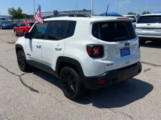 Jeep Renegade 2023 4x4 Altitude 4dr SUV