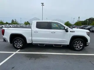 GMC Sierra 1500 2022 4x4 SLT 4dr Crew Cab 6.6 ft. SB