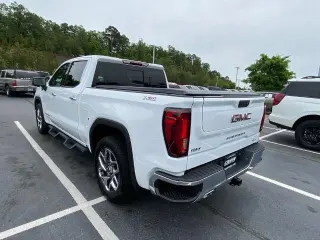 GMC Sierra 1500 2022 4x4 SLT 4dr Crew Cab 6.6 ft. SB