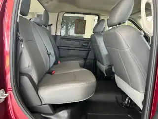 Ram 1500 Classic 2019 4x2 Tradesman 4dr Crew Cab 5.5 ft. SB Pickup