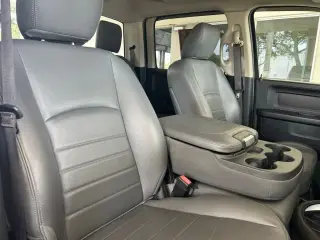 Ram 1500 Classic 2019 4x2 Tradesman 4dr Crew Cab 5.5 ft. SB Pickup