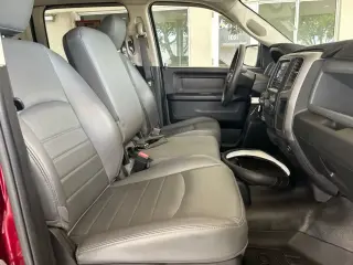 Ram 1500 Classic 2019 4x2 Tradesman 4dr Crew Cab 5.5 ft. SB Pickup
