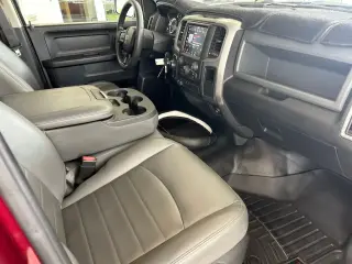 Ram 1500 Classic 2019 4x2 Tradesman 4dr Crew Cab 5.5 ft. SB Pickup