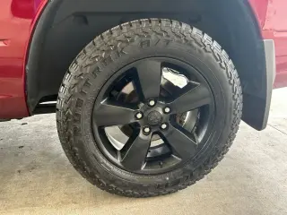 Ram 1500 Classic 2019 4x2 Tradesman 4dr Crew Cab 5.5 ft. SB Pickup