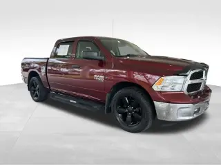 Ram 1500 Classic 2019 4x2 Tradesman 4dr Crew Cab 5.5 ft. SB Pickup
