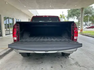 Ram 1500 Classic 2019 4x2 Tradesman 4dr Crew Cab 5.5 ft. SB Pickup