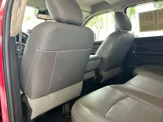Ram 1500 Classic 2019 4x2 Tradesman 4dr Crew Cab 5.5 ft. SB Pickup