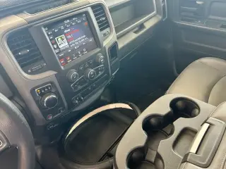 Ram 1500 Classic 2019 4x2 Tradesman 4dr Crew Cab 5.5 ft. SB Pickup