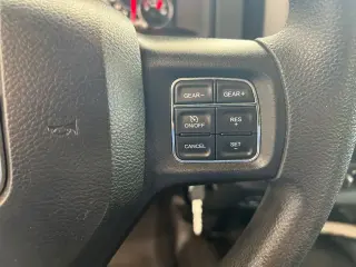 Ram 1500 Classic 2019 4x2 Tradesman 4dr Crew Cab 5.5 ft. SB Pickup