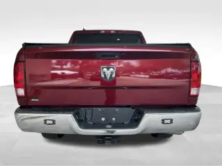 Ram 1500 Classic 2019 4x2 Tradesman 4dr Crew Cab 5.5 ft. SB Pickup