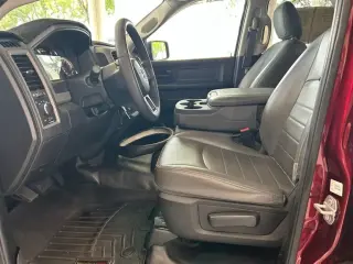 Ram 1500 Classic 2019 4x2 Tradesman 4dr Crew Cab 5.5 ft. SB Pickup