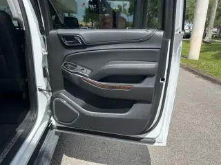 Chevrolet Suburban 2019 4x2 LT 4dr SUV
