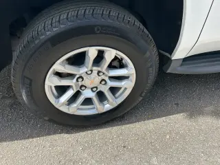 Chevrolet Suburban 2019 4x2 LT 4dr SUV