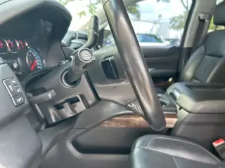 Chevrolet Suburban 2019 4x2 LT 4dr SUV
