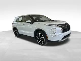 Mitsubishi Outlander 2023 ES 4dr SUV