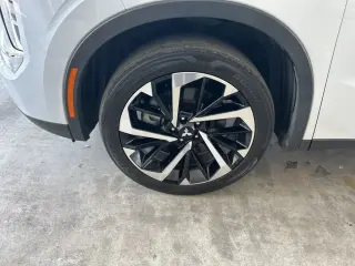 Mitsubishi Outlander 2023 ES 4dr SUV
