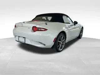 Mazda MX-5 Miata 2016 Grand Touring 2dr Convertible 6M
