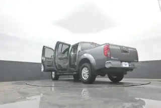 Nissan Frontier 2018 4x4 SV 4dr Crew Cab 5 ft. SB 5A