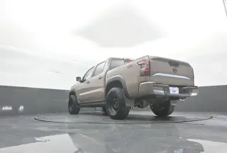 Nissan Frontier 2022 4x4 PRO-4X 4dr Crew Cab 5 ft. SB