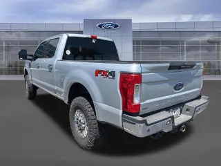 Ford F-250 Super Duty 2017 4x4 XLT 4dr Crew Cab 8 ft. LB Pickup