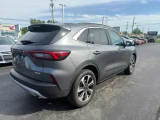 Ford Escape 2023 AWD Platinum 4dr SUV