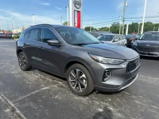 Ford Escape 2023 AWD Platinum 4dr SUV