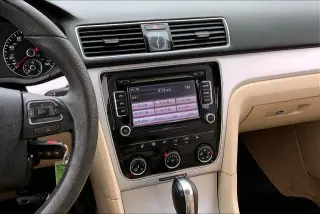 Volkswagen Passat 2013 SE 4dr Sedan 5M