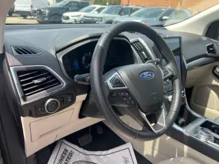 Ford Edge 2023 AWD Titanium 4dr Crossover