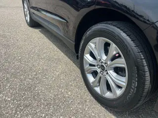 Ford Edge 2023 AWD Titanium 4dr Crossover