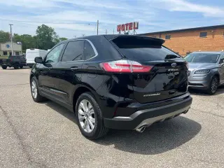 Ford Edge 2023 AWD Titanium 4dr Crossover