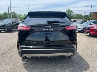 Ford Edge 2023 AWD Titanium 4dr Crossover