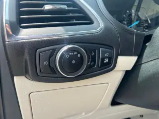 Ford Edge 2023 AWD Titanium 4dr Crossover