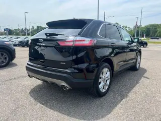 Ford Edge 2023 AWD Titanium 4dr Crossover