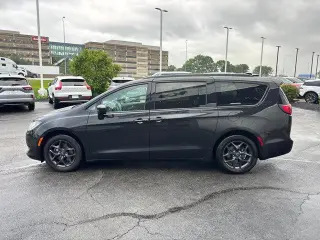 Chrysler Pacifica 2020 Touring L Plus 4dr Mini-Van