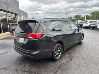 Chrysler Pacifica 2020 Touring L Plus 4dr Mini-Van