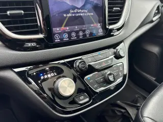 Chrysler Pacifica 2020 Touring L Plus 4dr Mini-Van
